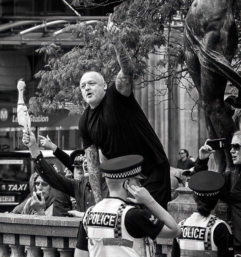 A statue of a man.
